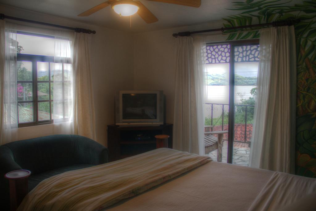 Gingerbread Restaurant & Hotel Nuevo Arenal Phòng bức ảnh