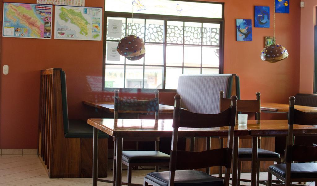 Gingerbread Restaurant & Hotel Nuevo Arenal Ngoại thất bức ảnh